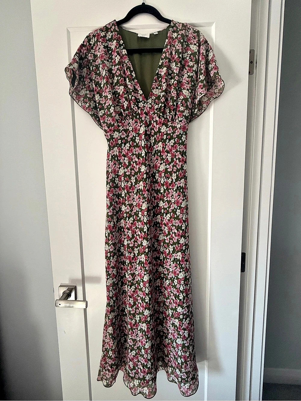 Wilfred Floral Maxi Dress in Green & Pink Size Medium Like New
